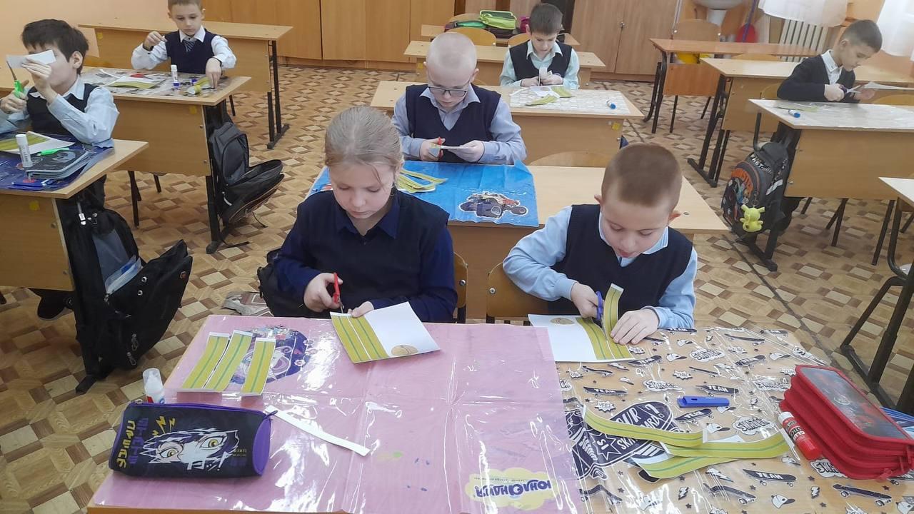 Изготовление и распространение Ленточки Ленинградской Победы.